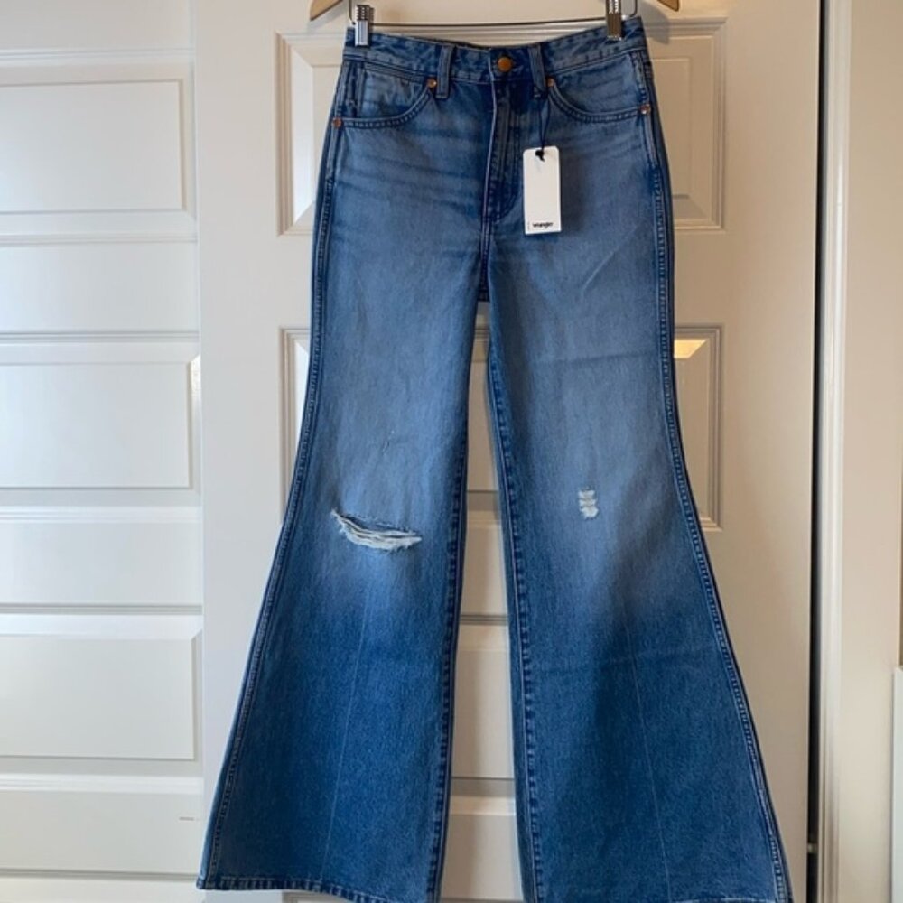 NWOT Wrangler 26/32 622 Wanderer High Rise Flare Jean